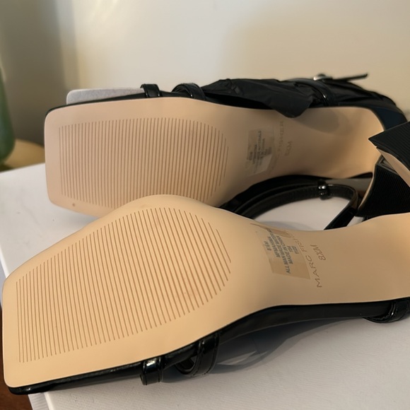 New in Box Marc Fisher sandals 8.5M - Picture 4 of 6